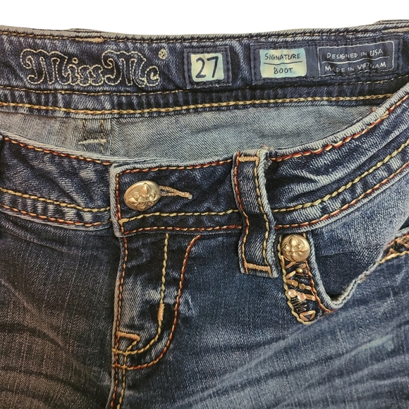 Miss Me Size 27 cut off shorts - Picture 3 of 3